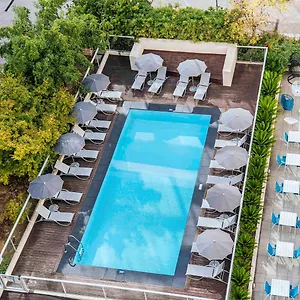 ibis-styles-nice-aeroport-arenas.fr-provencehotel.com/