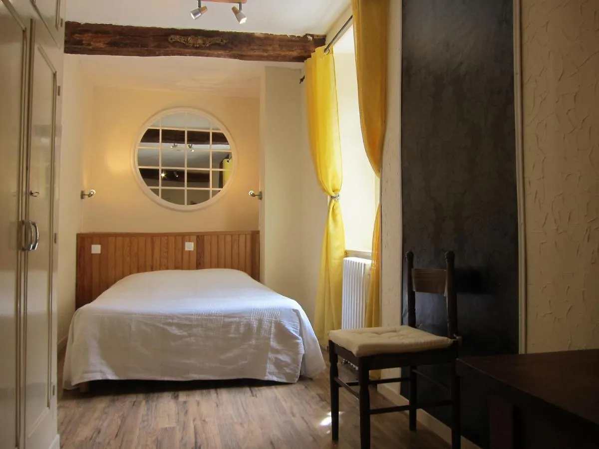 Auberge Des Deux Rivieres Seix Hotel